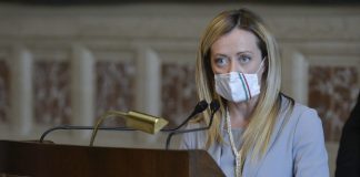 Coronavirus, Meloni “Draghi ammette il problema trasporti”