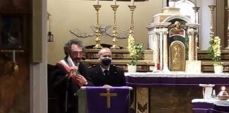 San Cataldo, carabinieri e sindaco parlano di sicurezza e pandemia dopo la messa Il comandante Lamberto Vicenzi e il sindaco Francesco Aporti