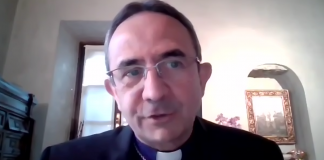 “Web e vita reale devono essere complementari”. Così il vescovo ai giornalisti mantovani a cui raccomanda “bontà ed empatia”