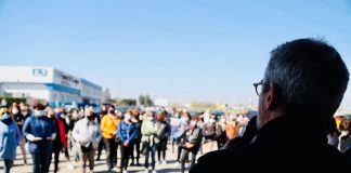 Corneliani, ora la battaglia sugli esuberi. Palazzi: “servono anni per accompagnare le persone”. Al Mise anche una proposta della famiglia