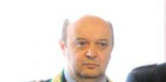 Il Covid si porta via Giuseppe Laganà: Mantova piange il commissario capo, da 40 anni in Polizia Locale Il Covid si porta via Giuseppe Laganà: Mantova piange il commissario capo della Polizia Locale. Era in divisa dal 1980