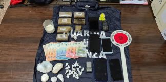 Scoperto fugge sui tetti ma viene catturato, in manette spacciatore straniero