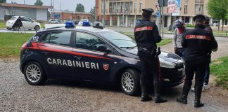 In auto dei monili in oro di dubbia provenienza, 26enne denunciato per ricettazione