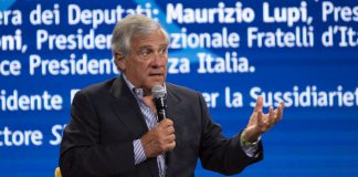Tajani “Entro questa settimana spostare il coprifuoco”