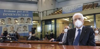 Mattarella “Nessuna zona grigia, o contro la mafia o si è complici”