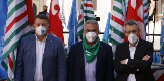 Sindacati in piazza per la proroga del blocco dei licenziamenti