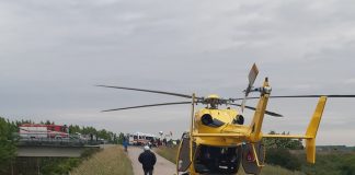 Incidente alla fine del ponte di Gazzuolo tra un’auto e una moto. Due persone portate all’ospedale di Cremona in elisoccorso