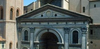 Ruba le offerte in Sant’Andrea, beccato in chiesa con in tasca 400 euro in monetine. Denunciato 52enne