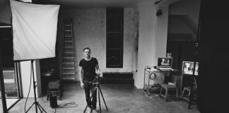 Torna il calendario Pirelli, Bryan Adams scatterà edizione 2022