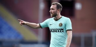 Paura per Eriksen, massaggio cardiaco in campo
