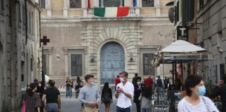 Covid, Rt Italia stabile: continua calo incidenza