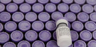 Vaccini covid Pfizer e Moderna, “efficaci 3 anni contro malattia grave”