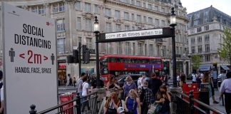 Variante Delta Covid, nel Regno Unito casi aumentano fra giovani e adulti non vaccinati