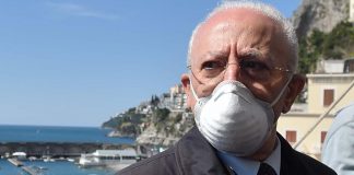 Mix vaccini, De Luca: “Under 60 solo consigliato? A’ la carte?”