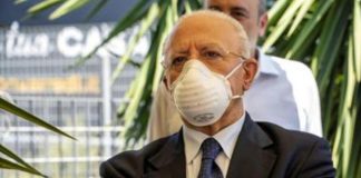 Mascherine all’aperto, regole Campania su obbligo: ordinanza regione