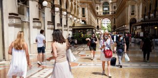 Covid oggi Lombardia, 126 contagi e un morto. A Milano 35 nuovi casi