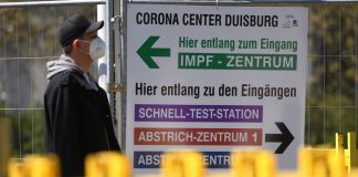 Covid Germania, scendono i contagi: metà popolazione con una dose di vaccino