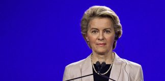 Covid, von der Leyen: “Vaccinazioni avanzano come la squadra azzurra”