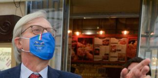 Sgarbi replica alle accuse: “Quadri De Dominicis falsi? Totale invenzione”