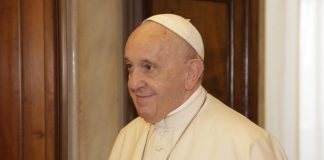 Papa Francesco, Vaticano “Sta riprendendo gradualmente il lavoro”