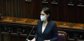 Carfagna “Sì al Green Pass ma non per bar e ristoranti”