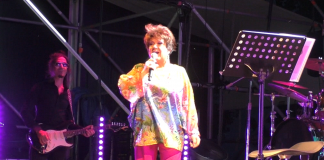 Orietta Berti, la regina dell’estate 2021 incanta l’Arena Bike-in e si racconta alle nostre telecamere Orietta Berti, la regina dell'estate 2021 incanta l'Arena Bike-in e si racconta alle nostre telecamere