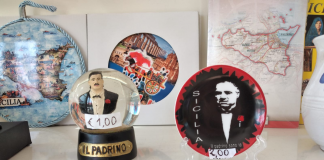 Sindaco Cinisi vieta vendita gadget con ‘Il Padrino’