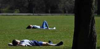 Covid Gb, ad agosto potrebbero tornare le restrizioni