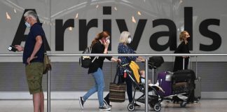 Covid Gb, stop quarantena per vaccinati Usa e Ue in arrivo