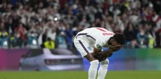 Euro 2020, razzismo contro giocatori diventa caso politico