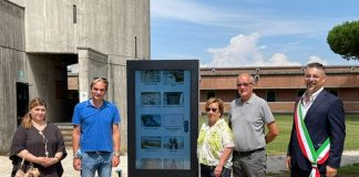 Castiglione, al cimitero Inaugurato il totem per identificare le tombe e le opere monumentali