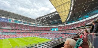 Euro 2020, Mattarella a Wembley con cravatta e mascherina blu
