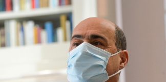 Zingaretti contro il no vax: “Mi dà del ‘super dosato’, follie”