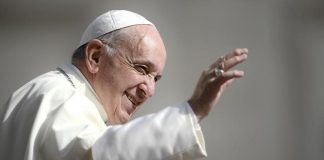 Papa Francesco: “Toccato dai tanti messaggi d’affetto”