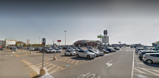 Raggiro della gomma bucata: doppia truffa ai danni di un 70enne. Rubati portafogli e 3mila euro dal conto bancario Messaggio di sangue tra i fiori al Boma nel punto in cui è morto Atilio