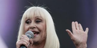 Morte Raffaella Carrà, il ricordo di Dall’Aglio: “Donna di stile e generosa”