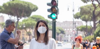 Roma, Raggi: “Città come la Ferrari, l’ho rimessa in pista”