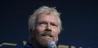 Richard Branson vola nello spazio con la Virgin Galactic