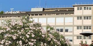 Papa, riposo e tranquillità: serrande abbassate al Gemelli