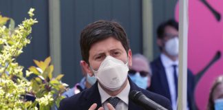 Covid, Speranza: “Con varianti contagio anche con tante vaccinazioni”