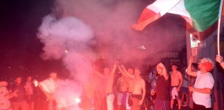 Italia campione d’Europa, caroselli e fuochi d’artificio a Milano