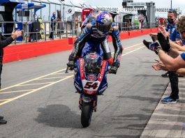 Superbike, a Donington doppia vittoria di Razgatlioglu (Pata Yamaha): ora è in testa al mondiale