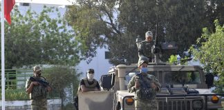 Tunisia, presidente ordina coprifuoco notturno per un mese