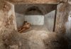 Pompei, scoperta una tomba con corpo semi mummificato
