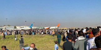Afghanistan, aeroporto Kabul: assalto disperato ai voli – Video