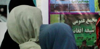 Afghanistan, Talebani ‘aprono’ a donne: “Dovrebbero essere in struttura governo”
