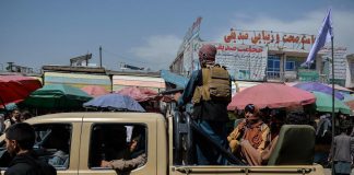 Afghanistan, messaggio figlio mullah Omar: “Non fate irruzione nelle case”