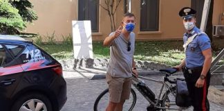 Denunciato ladro di bicicletta che viene riconsegnata al proprietario