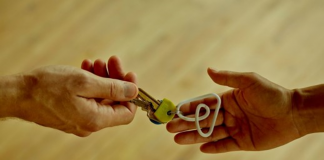 Afghanistan: Airbnb fornirà alloggi temporanei a 20.000 rifugiati