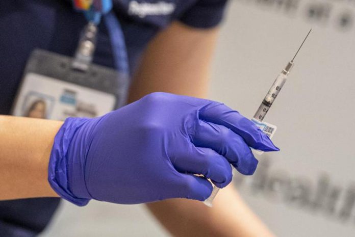 Inosservanza obbligo vaccinale: Ats invia nel mantovano 555 accertamenti, Asst sospende dal lavoro 18 dipendenti